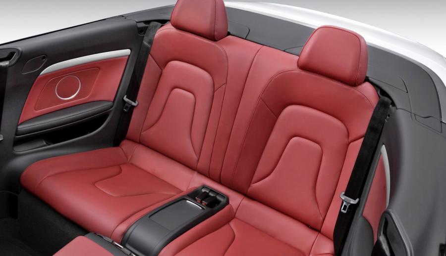 Интерьер Audi S5 Cabriolet 2009 года  (фото 42 из 56)